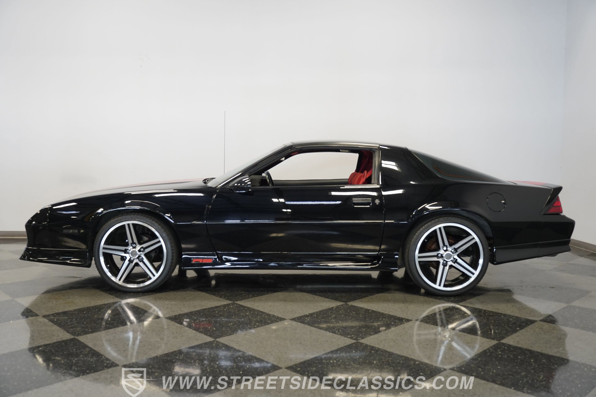 Used 1992 Chevrolet Camaro RS image 2