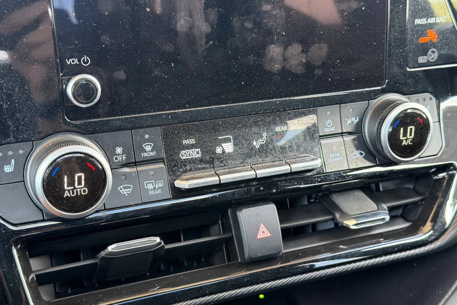Used 2025 Toyota Highlander XSE AWD/4WD image 24