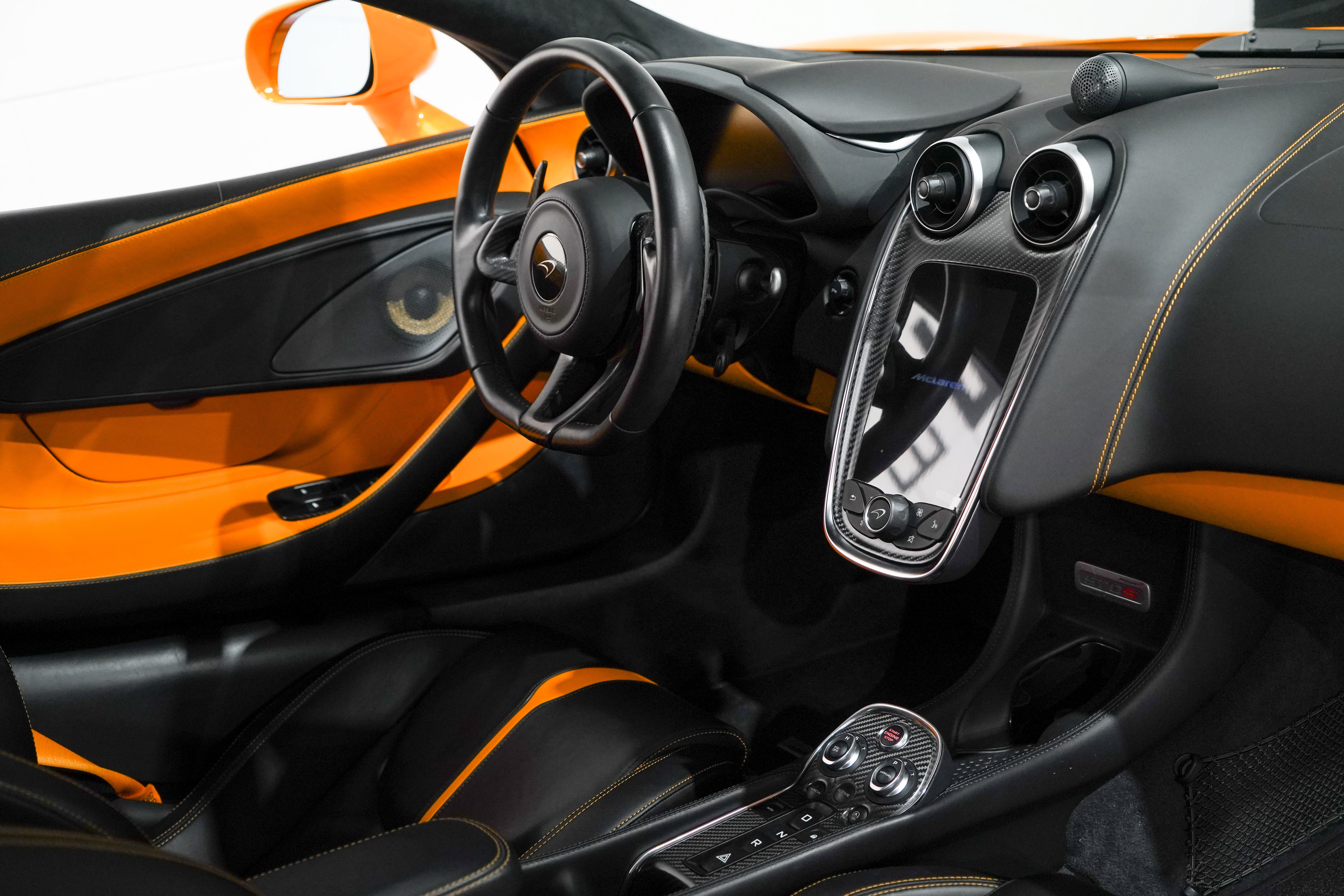 Used 2017 McLaren 570S Coupe RWD image 18