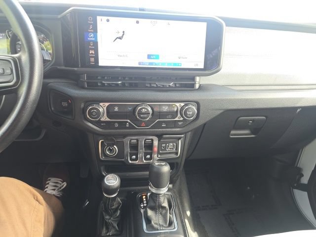 Certified 2025 Jeep Wrangler Sport AWD/4WD image 24