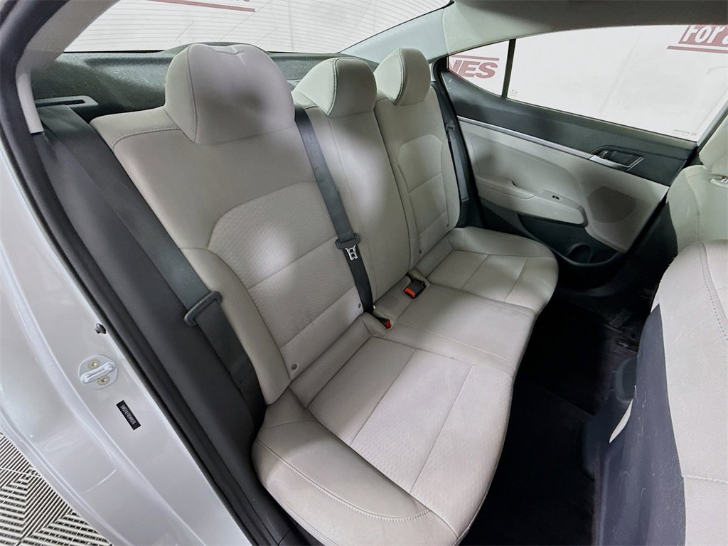Used 2019 Hyundai Elantra SE image 27