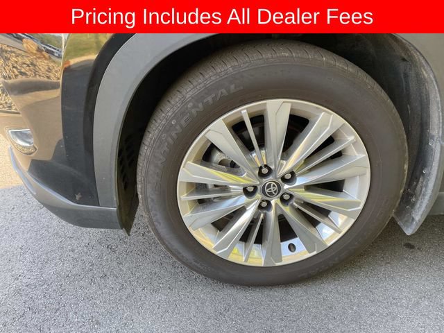 Used 2024 Toyota Grand Highlander AWD image 2