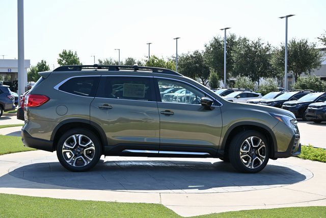 New 2025 Subaru Ascent Limited image 2