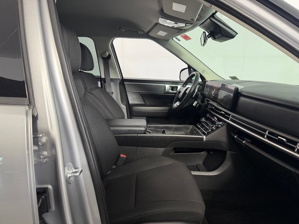 Used 2025 Hyundai Santa Fe SE FWD image 28
