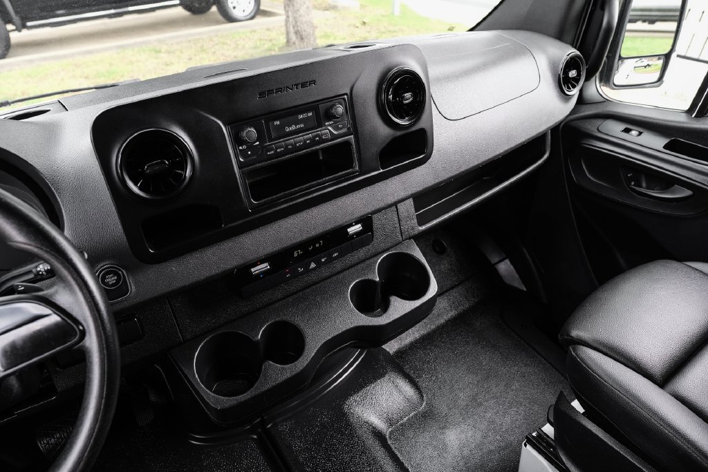 Used 2023 Mercedes-Benz Sprinter 2500 w/ Acoustic Package image 18