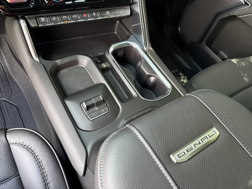 New 2026 GMC Sierra 2500 Denali w/ Denali Reserve Package AWD/4WD image 25