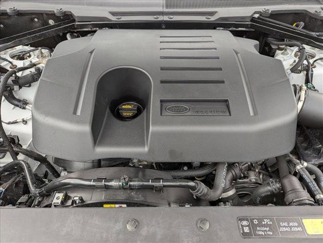 Used 2024 Land Rover Defender 130 X-Dynamic SE image 24