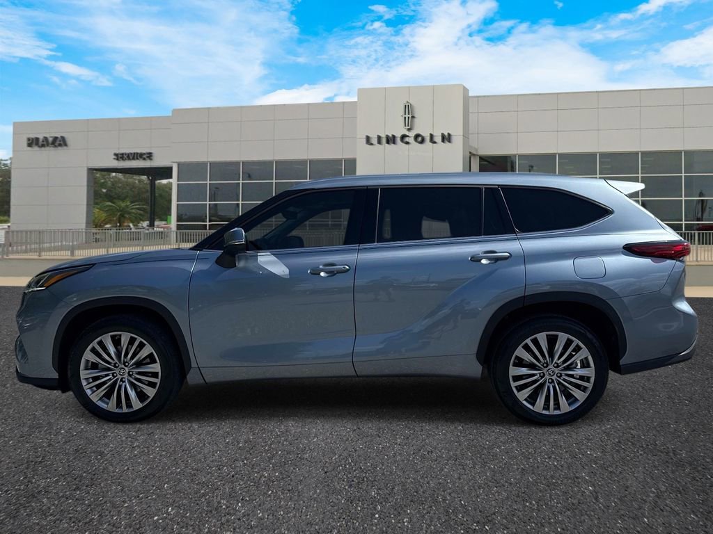 Used 2022 Toyota Highlander Platinum image 6