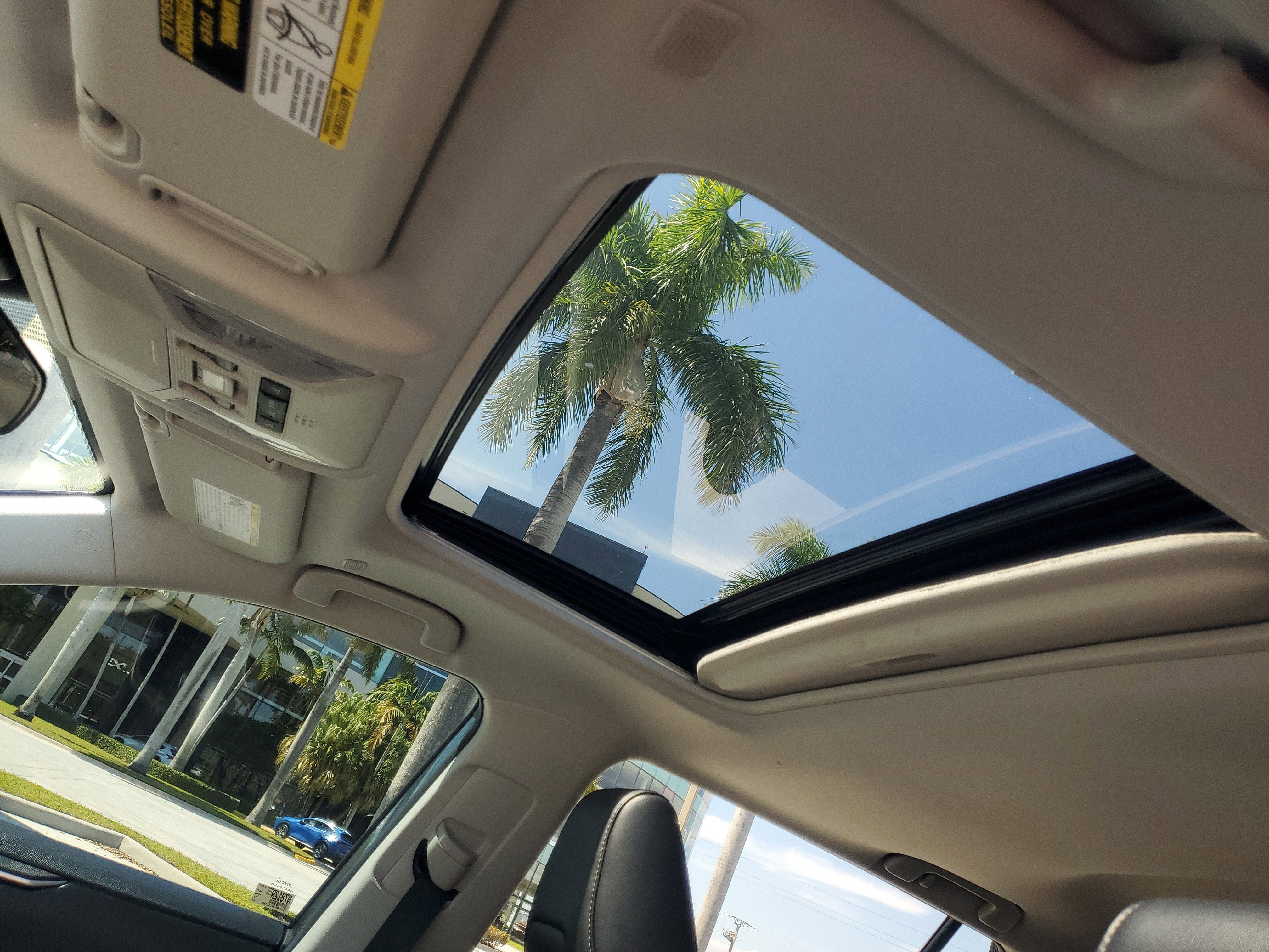 Used 2023 Toyota RAV4 XLE Premium image 22