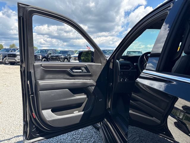 Used 2025 GMC Yukon Elevation w/ LPO, Elevation Black Package AWD/4WD image 22