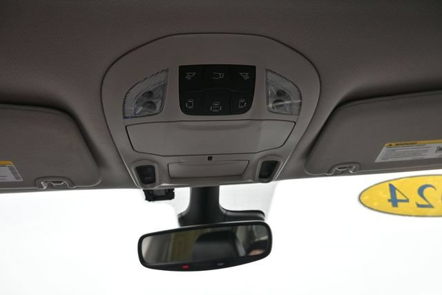 Used 2024 Chrysler Pacifica Limited FWD image 39