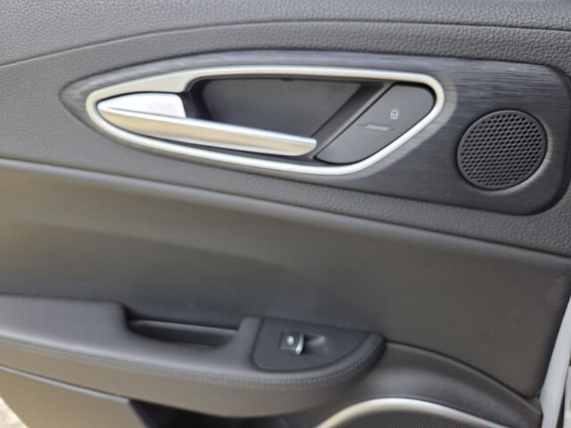 Used 2023 Alfa Romeo Giulia Sprint RWD image 9