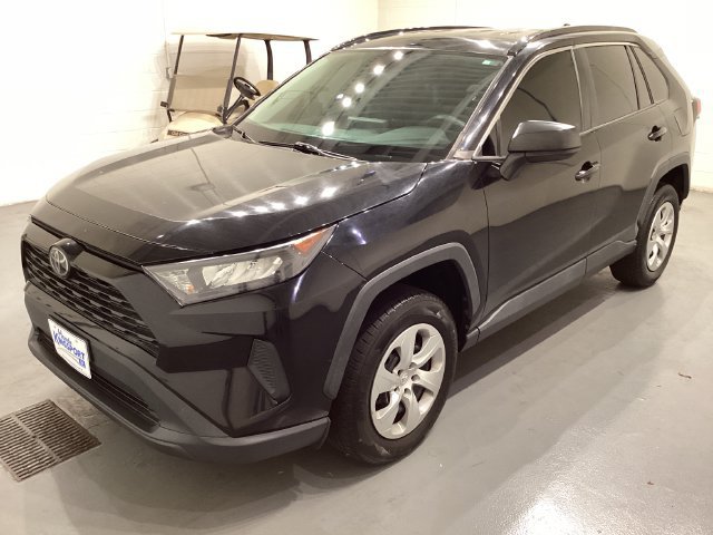 Used 2021 Toyota RAV4 LE FWD image 3