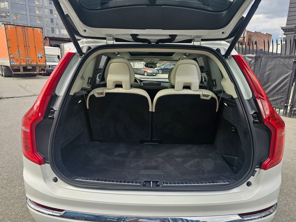 Certified 2023 Volvo XC90 B6 Ultimate w/ Protection Package image 4