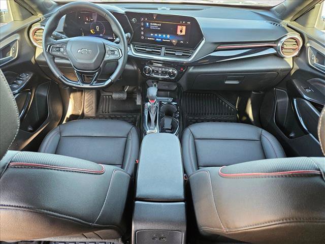 Used 2025 Chevrolet Trax RS FWD image 17
