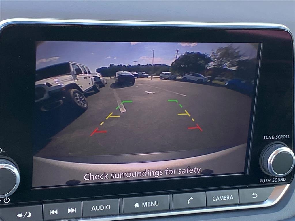 Used 2023 Nissan Rogue SV image 13