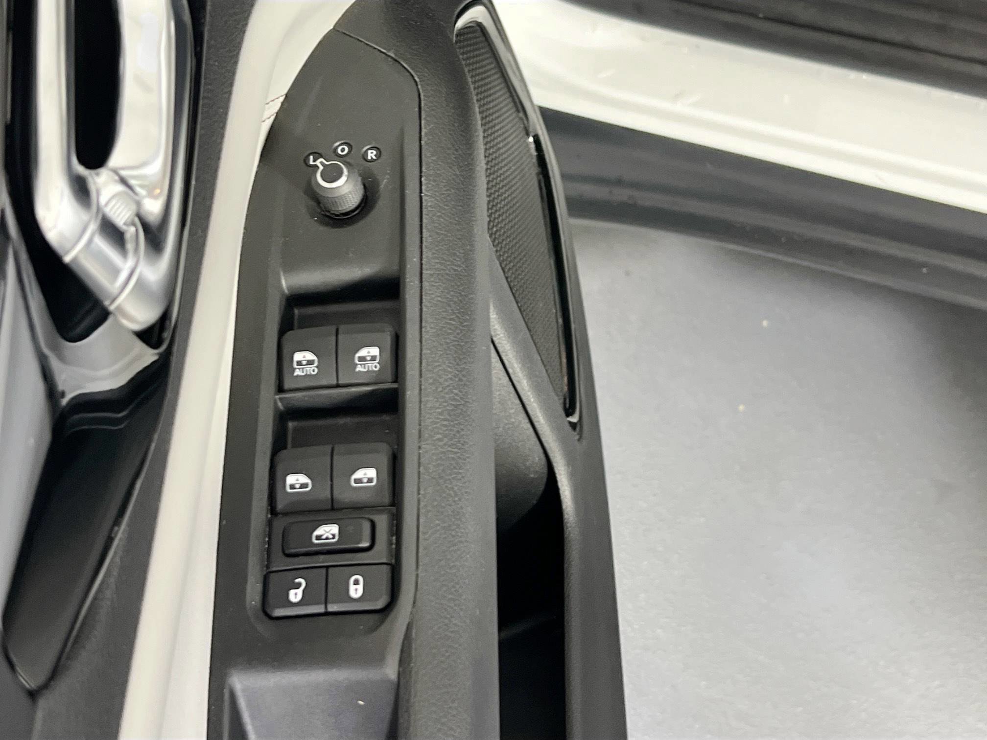 Used 2022 Jeep Compass Limited AWD/4WD image 17