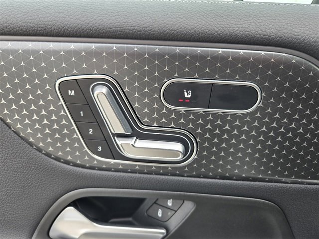 Used 2024 Mercedes-Benz EQB 300 300 image 17