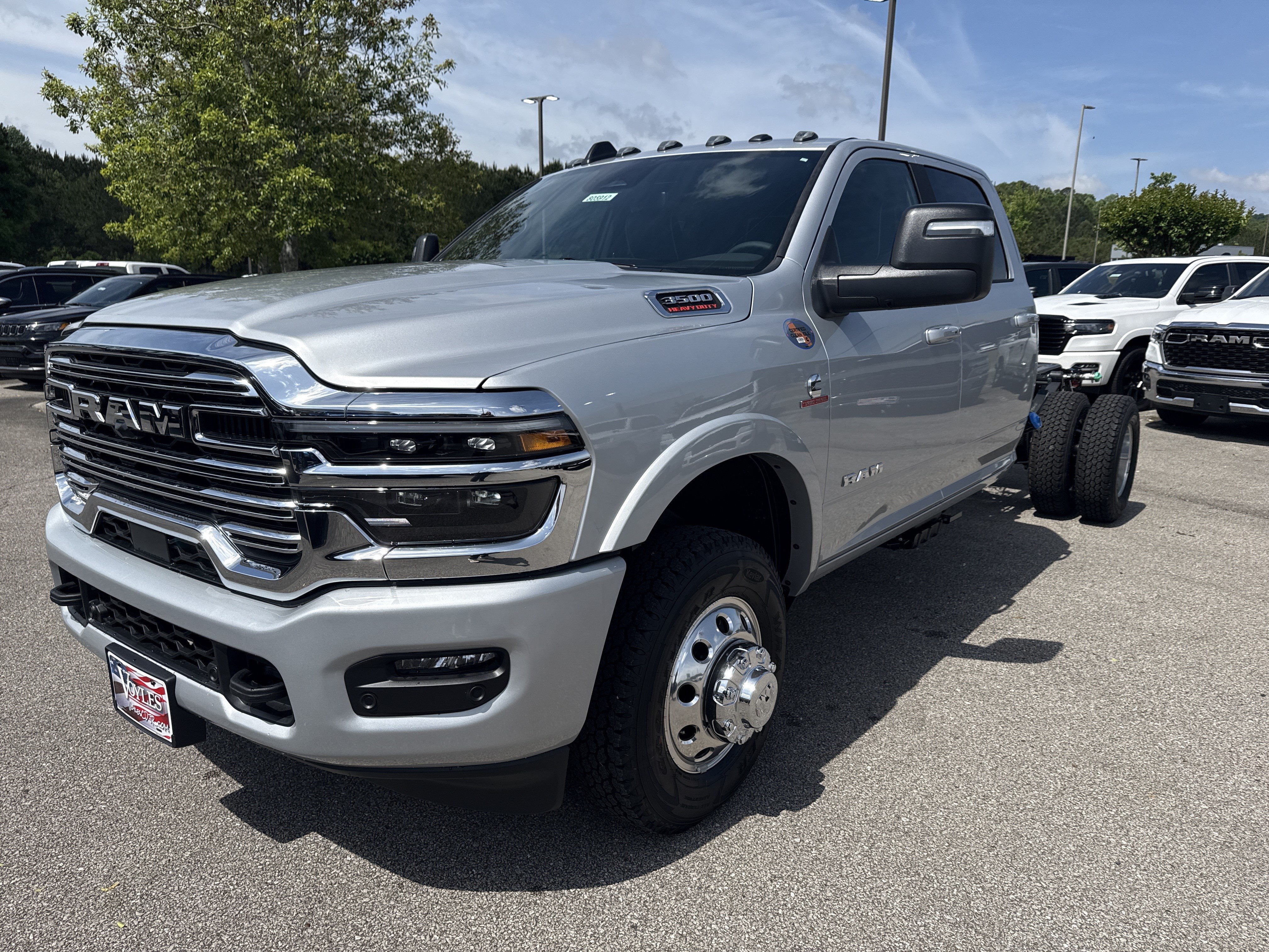 New 2026 RAM 3500 Big Horn w/ Laramie Trim Package AWD/4WD image 3