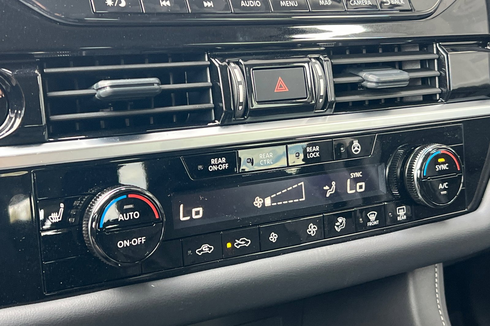 New 2025 Nissan Pathfinder SL w/ Lighting Package (N92) image 25