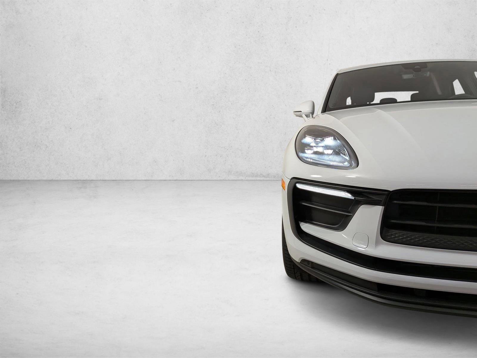 Certified 2025 Porsche Macan Turbo AWD/4WD image 11