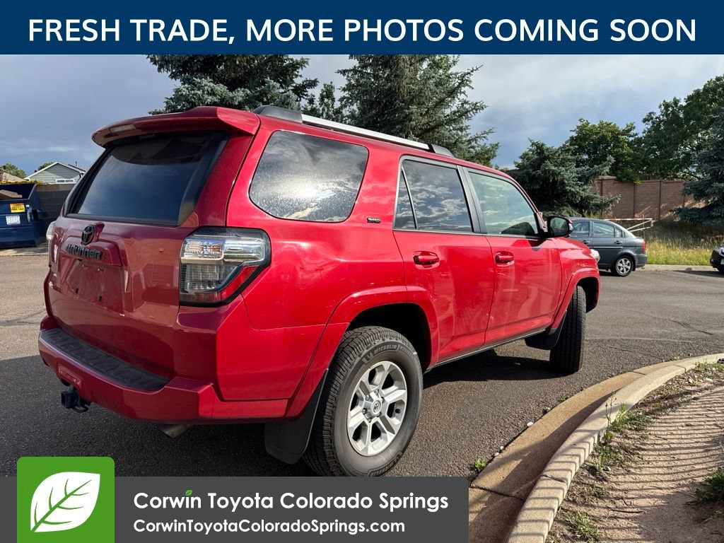 Used 2023 Toyota 4Runner SR5 Premium w/ SR5 Premium Package AWD/4WD image 2