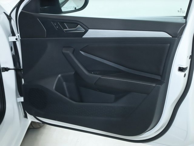 Used 2025 Volkswagen Jetta Sport image 31