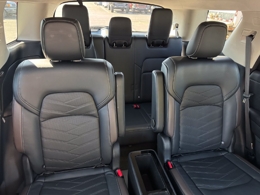 Used 2023 Nissan Pathfinder Platinum AWD/4WD image 16