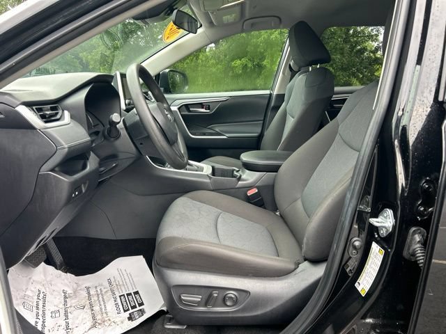 Certified 2025 Toyota RAV4 XLE AWD/4WD image 17