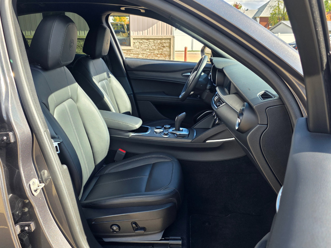 Used 2022 Alfa Romeo Stelvio Ti image 27