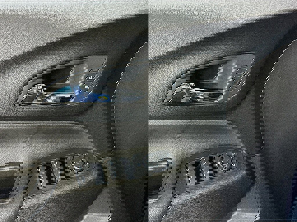 Used 2024 Chevrolet Equinox LT image 11