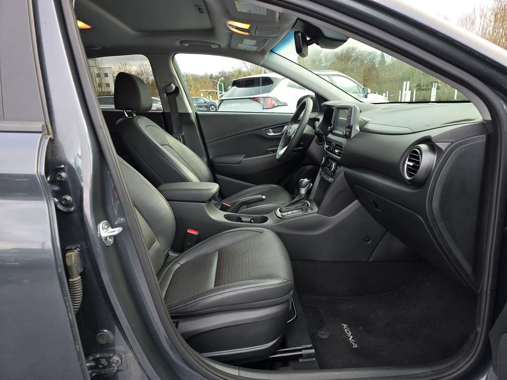 Used 2021 Hyundai Kona Limited w/ Cargo Package image 10