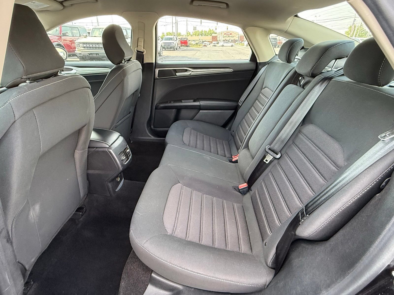 Used 2020 Ford Fusion SE FWD image 14