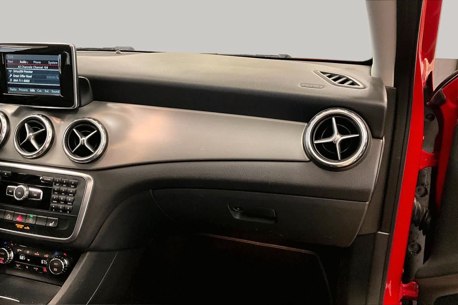 Used 2015 Mercedes-Benz GLA 250 image 17