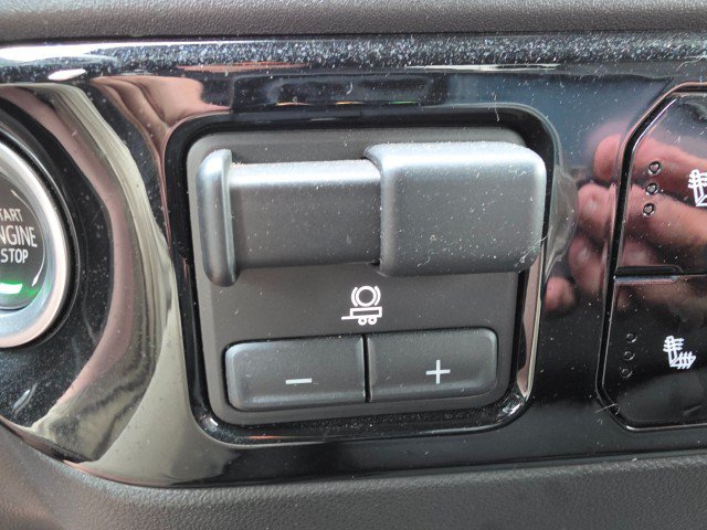 Used 2022 Chevrolet Silverado 1500 RST AWD/4WD image 40