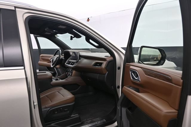 Used 2021 Chevrolet Tahoe High Country w/ Premium Package AWD/4WD image 36