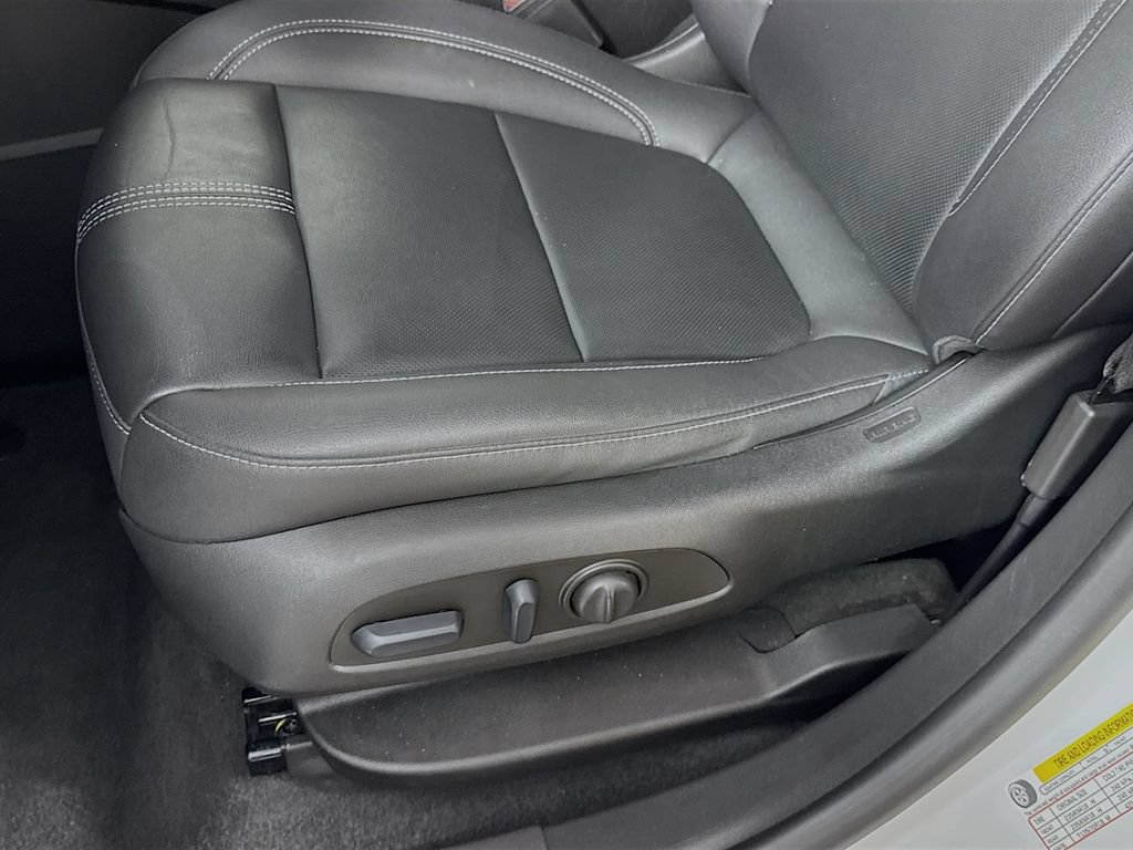 Used 2023 Chevrolet Blazer LT FWD image 23
