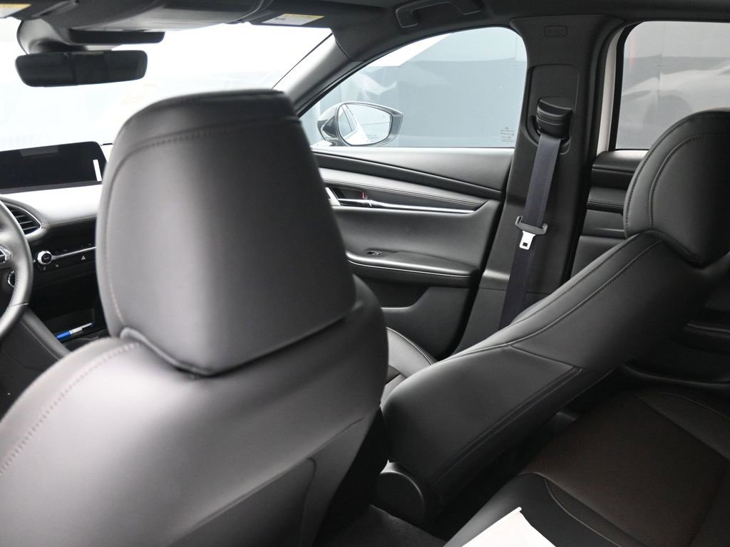 Used 2024 MAZDA MAZDA3 Hatchback w/Premium Plus Pkg image 6