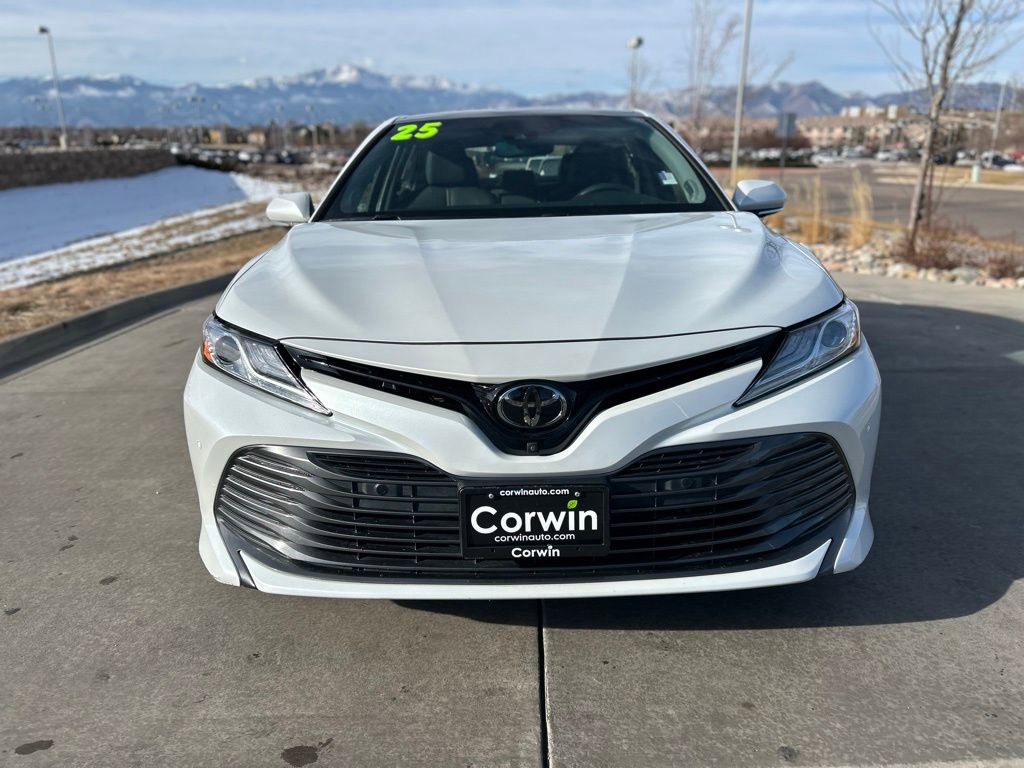 Used 2018 Toyota Camry XLE image 2