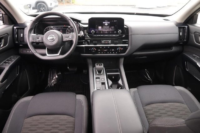Certified 2025 Nissan Pathfinder SV w/ SV Premium Package FWD image 24