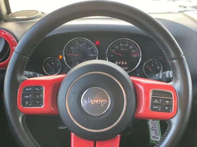 Used 2015 Jeep Wrangler Unlimited Rubicon image 9