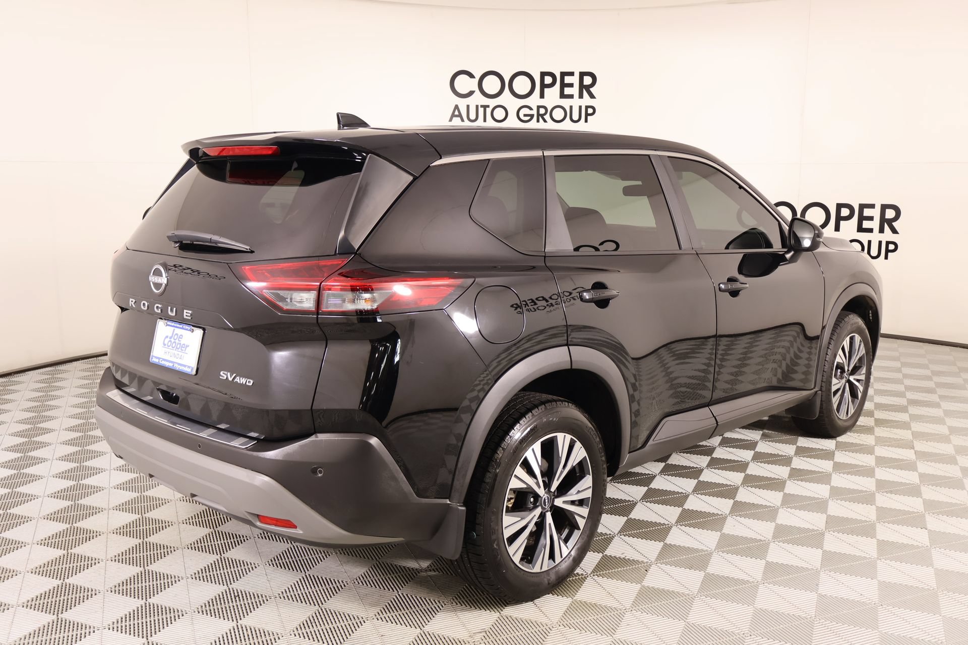 Used 2023 Nissan Rogue SV AWD/4WD image 19