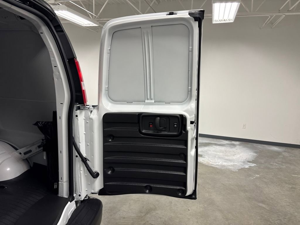 New 2026 GMC Savana 2500 w/ Driver Convenience Package image 17