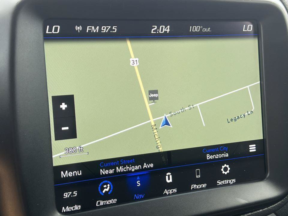 Used 2023 Jeep Renegade Latitude AWD/4WD image 19