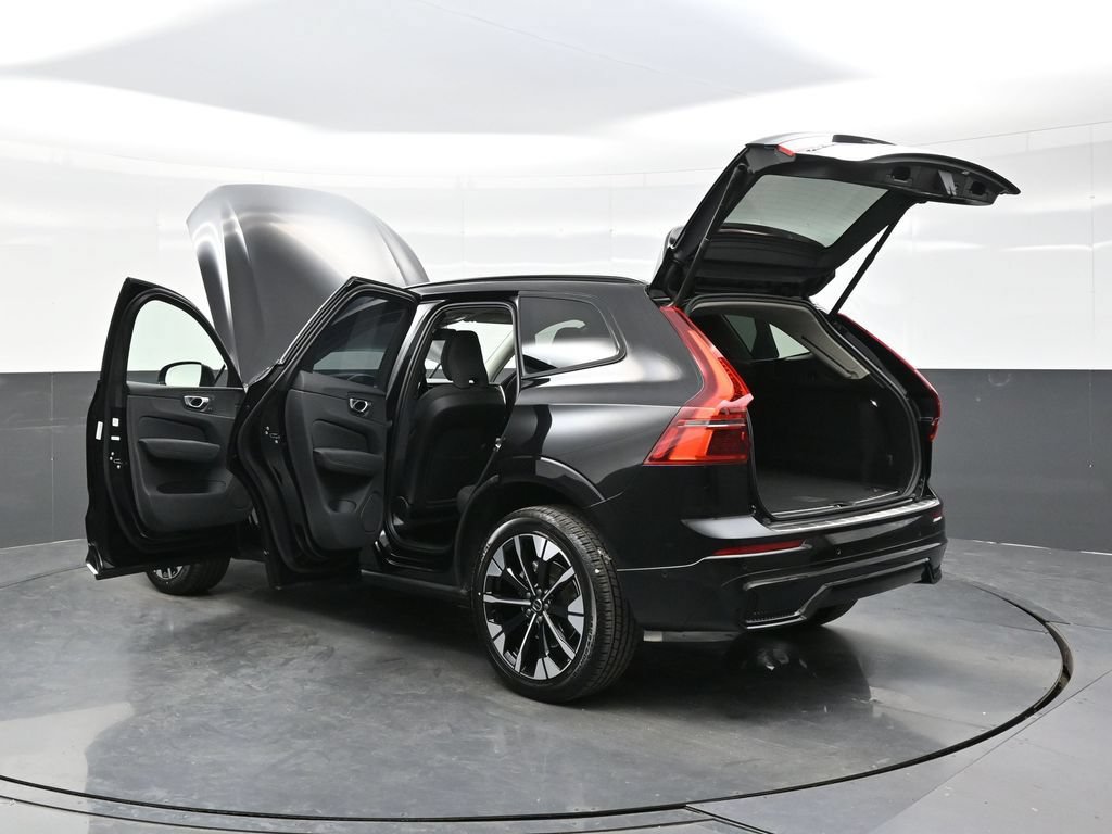 Used 2026 Volvo XC60 B5 Plus AWD/4WD image 46