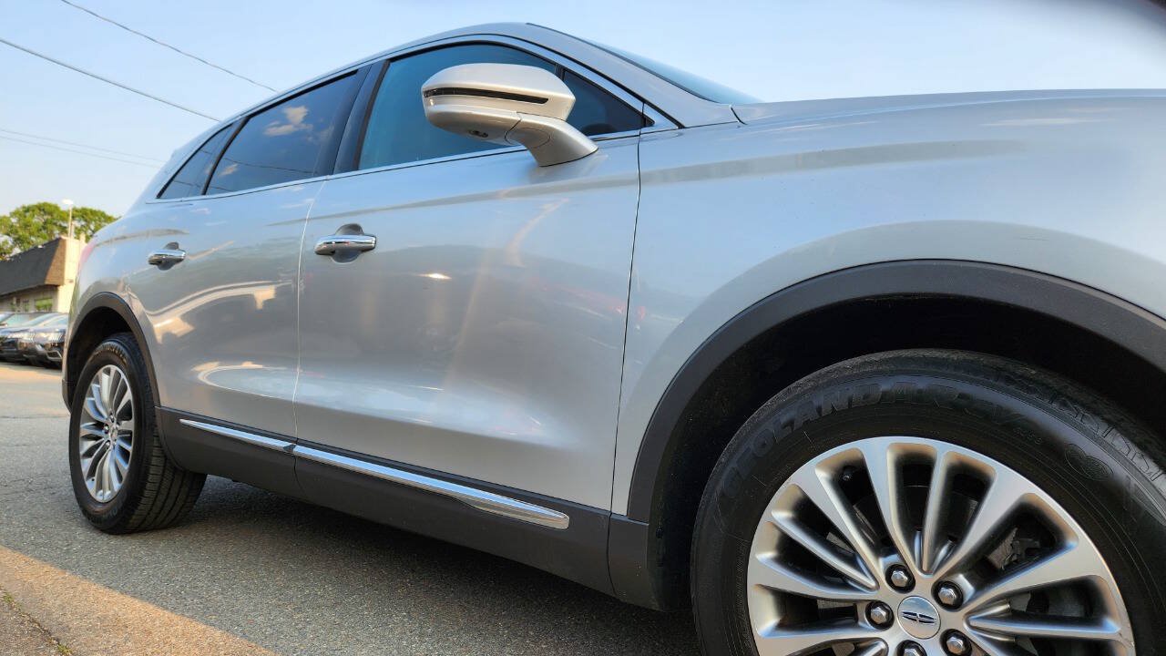 Used 2016 Lincoln MKX Select w/ Select Plus Package AWD/4WD image 18