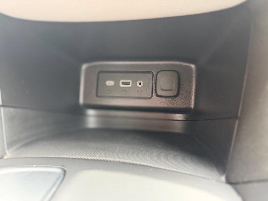 Used 2020 Chevrolet Equinox LS FWD image 25