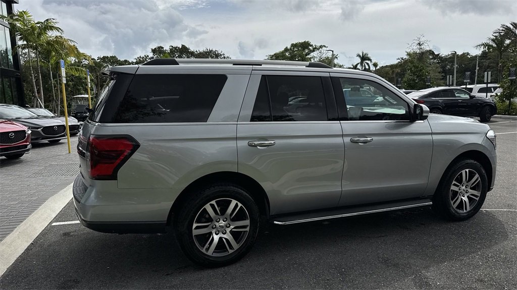 Used 2023 Ford Expedition Limited image 5