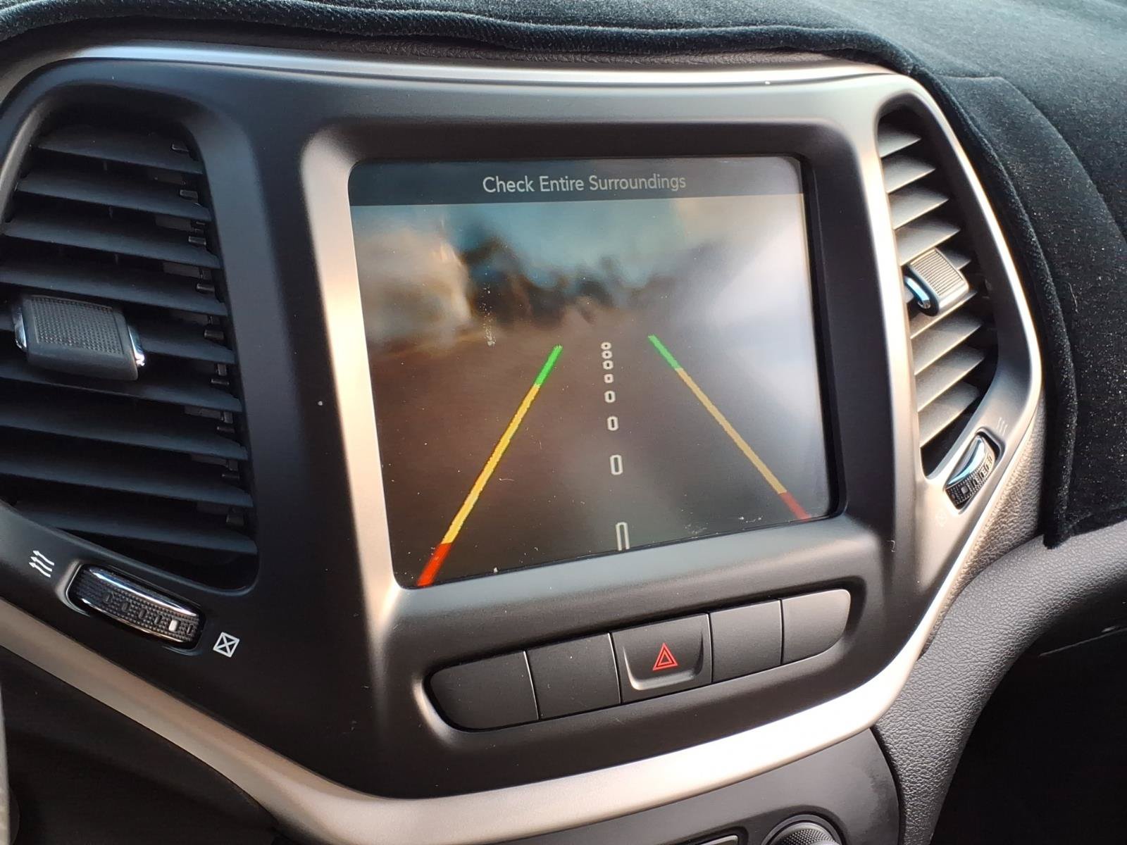 Used 2015 Jeep Cherokee Latitude AWD/4WD image 19