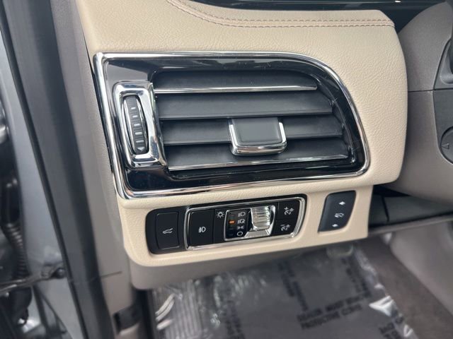Certified 2023 Lincoln Navigator L Reserve AWD/4WD image 16